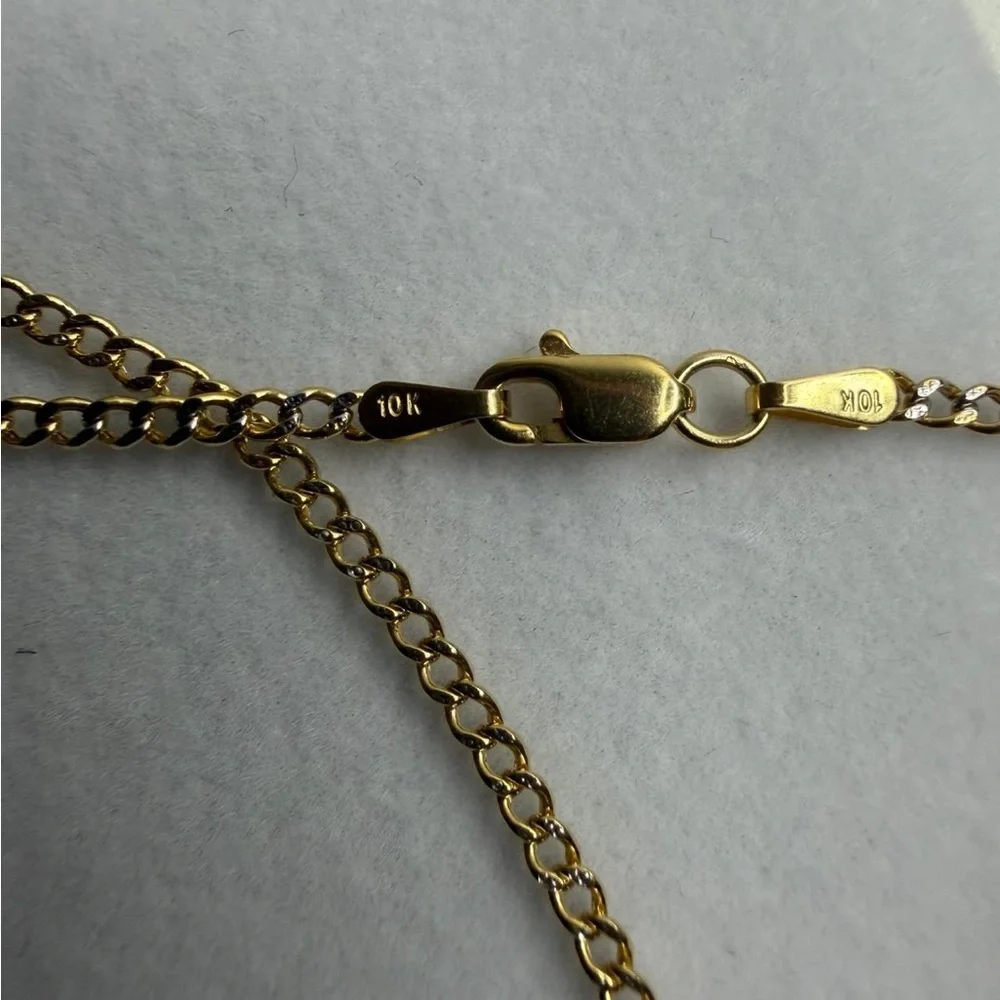 10k Gold Chain & Pendant - Picture 3 of 3